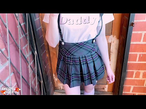 ❤️ Schoolgirl Sucks a dick gu domhainn agus fucks an àite clasaichean. Porno  aig porn gd.flvporn.ru ️❤